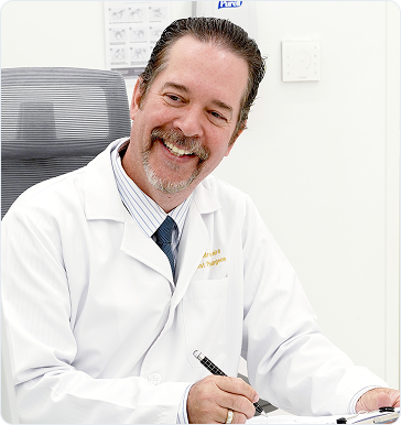 Dr. Leandro Junqueira